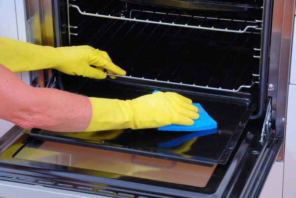 Pulire il forno con bicarbonato e aceto – Adriatica Elettrodomestici