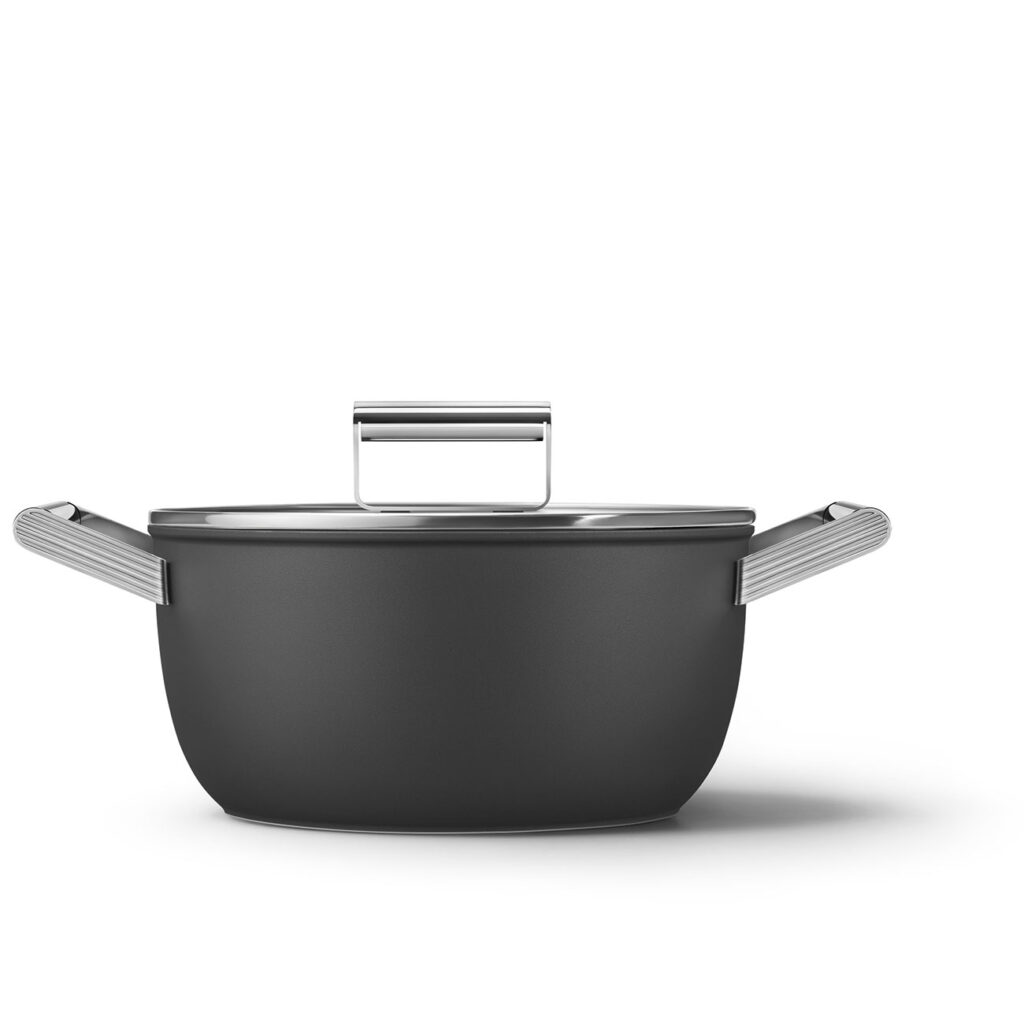 Smeg Non-stick 24 cm Casserole Dish - Image 2