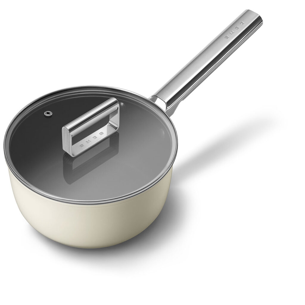 Smeg 20 cm non-stick casserole with glass lid
